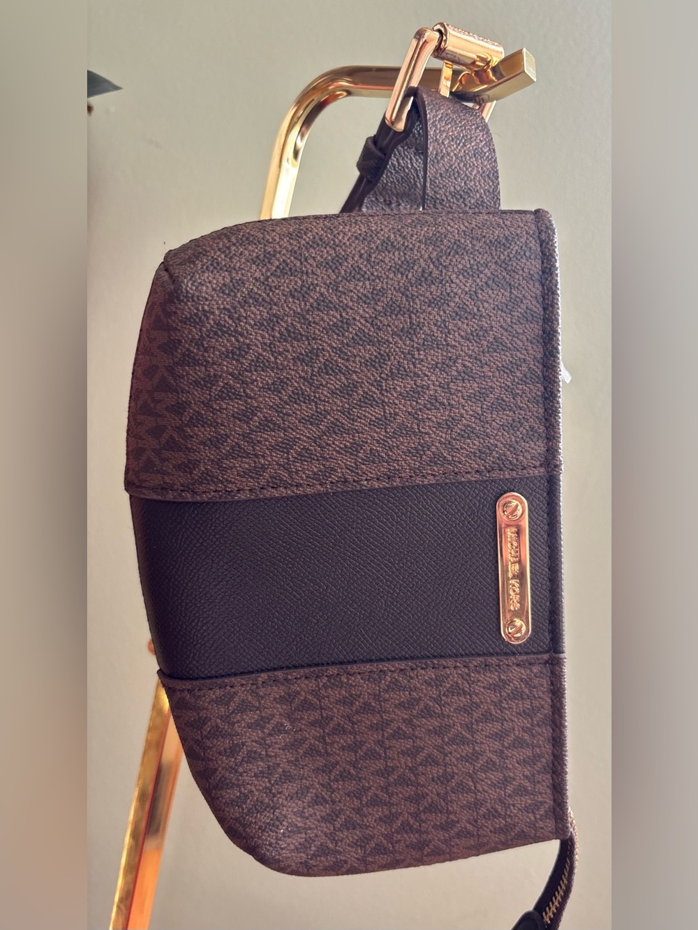 Excellent Pre-Owned Michael Kors Brown Monogram Crossbody Sling Bag
